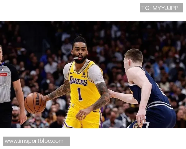 浓眉谈拉塞尔选择湖人：他愿意冒险放弃更高薪水